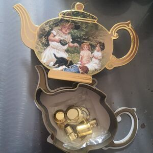 Vtg 1993 B Shackman Victorian Mini Teapot Box Ornament with  14pc Mini Tea Set